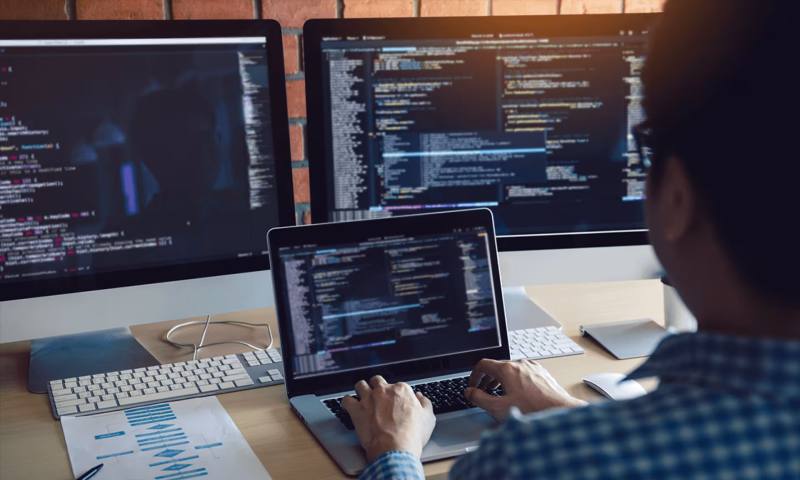 数据科学选型:R与Python如何赋能南平网站建设?